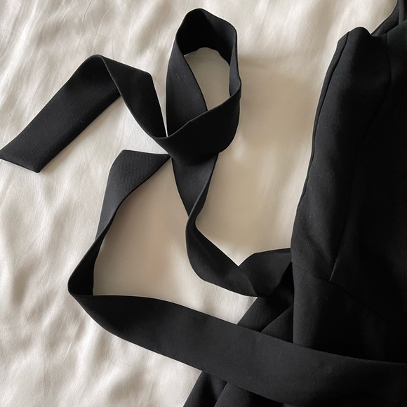 Banana Republic Black One Shoulder Jumpsuit (size 6) - Picture 6 of 9